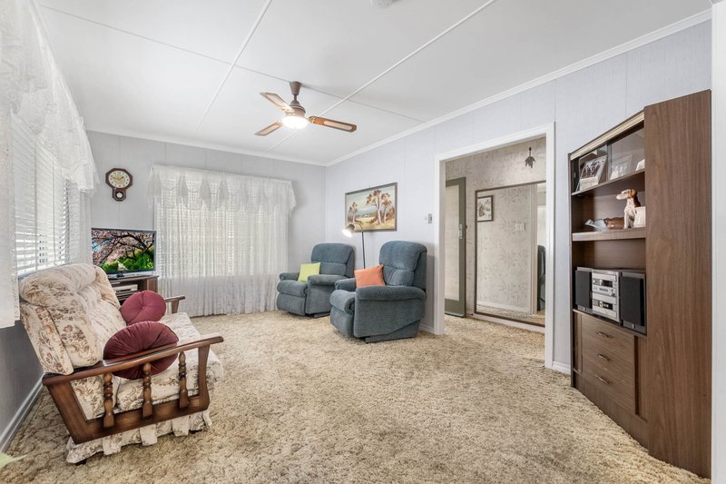 Photo - 35 Coralie Avenue, Wynnum West QLD 4178 - Image 9