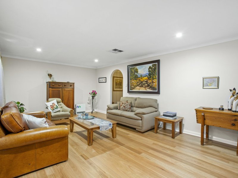 Photo - 35 Corsair Drive, Willetton WA 6155 - Image 4