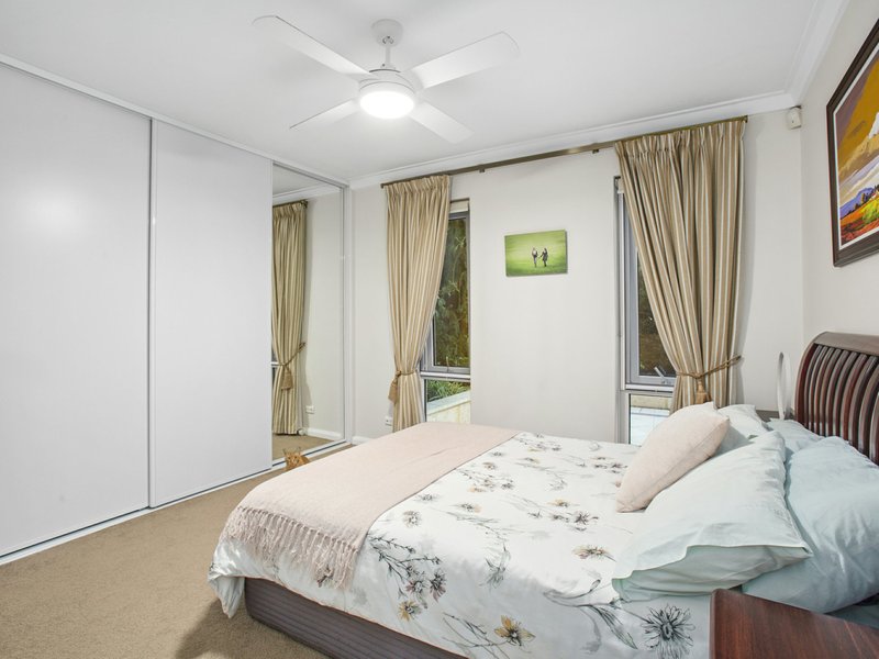 Photo - 35 Corsair Drive, Willetton WA 6155 - Image 8