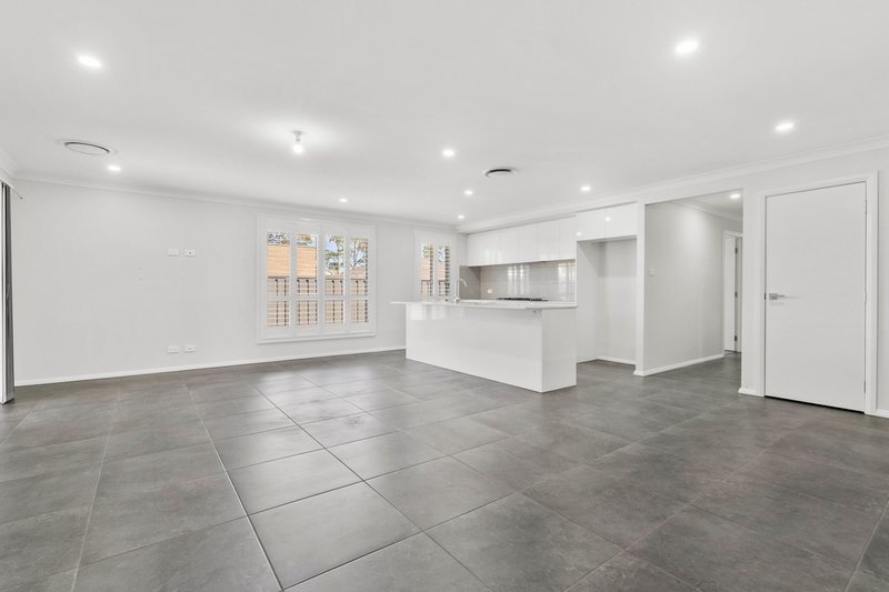 Photo - 35 Coventry Lane, Hamlyn Terrace NSW 2259 - Image 3