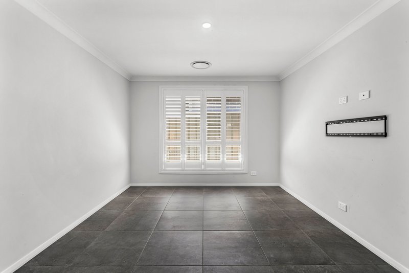 Photo - 35 Coventry Lane, Hamlyn Terrace NSW 2259 - Image 5