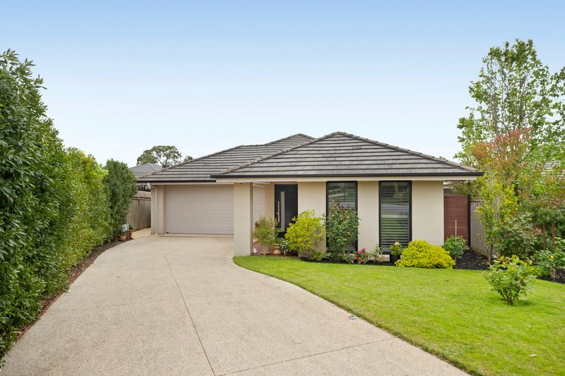 35 Crampton Chase, Sandhurst VIC 3977