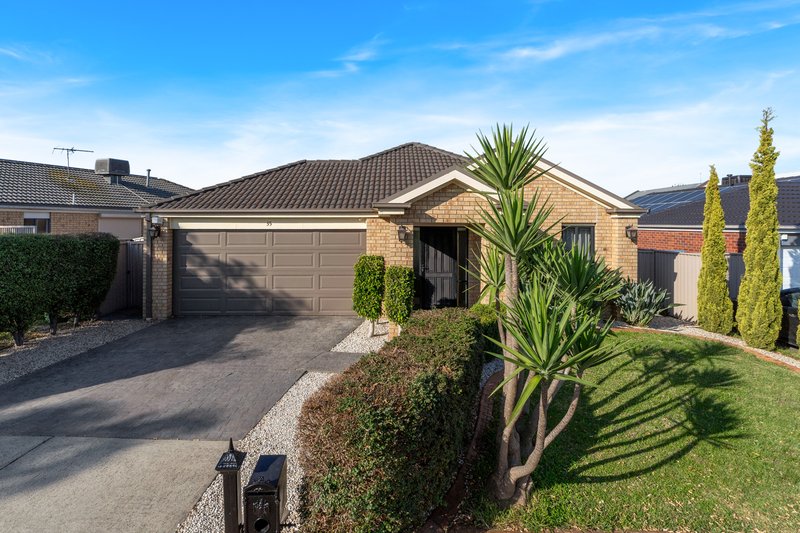 Photo - 35 Creighton Way, Craigieburn VIC 3064 - Image 1