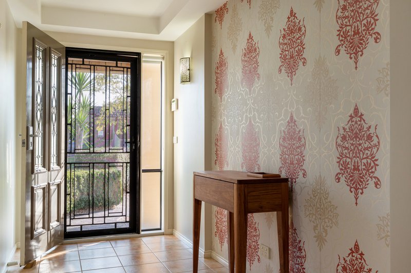 Photo - 35 Creighton Way, Craigieburn VIC 3064 - Image 2