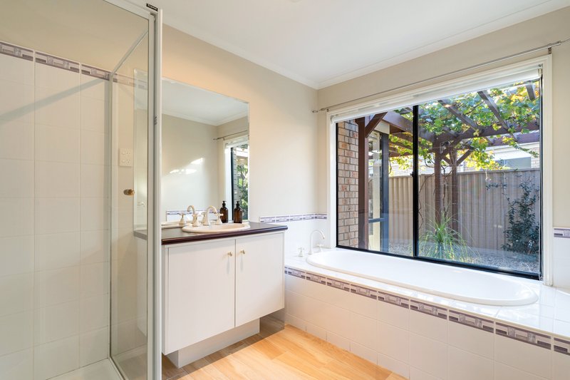 Photo - 35 Creighton Way, Craigieburn VIC 3064 - Image 9