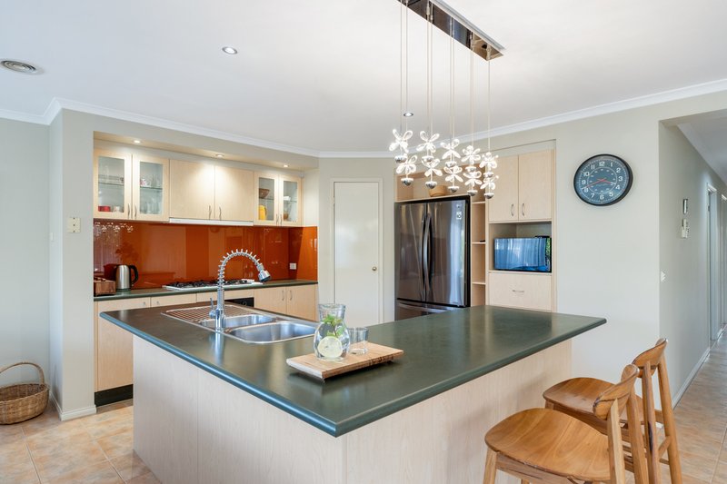 Photo - 35 Creighton Way, Craigieburn VIC 3064 - Image 10