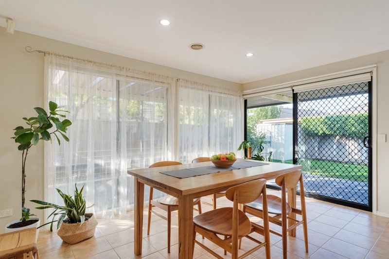 Photo - 35 Creighton Way, Craigieburn VIC 3064 - Image 13