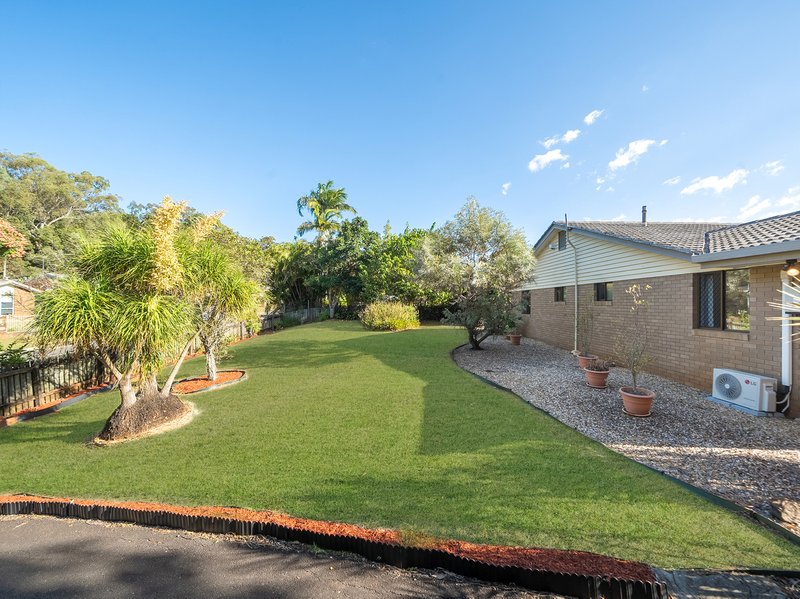 Photo - 35 Crestleigh Court, Morayfield QLD 4506 - Image 3