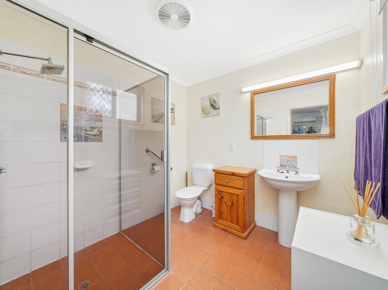 Photo - 35 Crestleigh Court, Morayfield QLD 4506 - Image 18