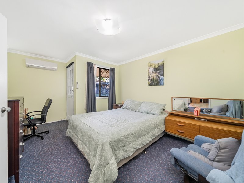 Photo - 35 Crestleigh Court, Morayfield QLD 4506 - Image 20