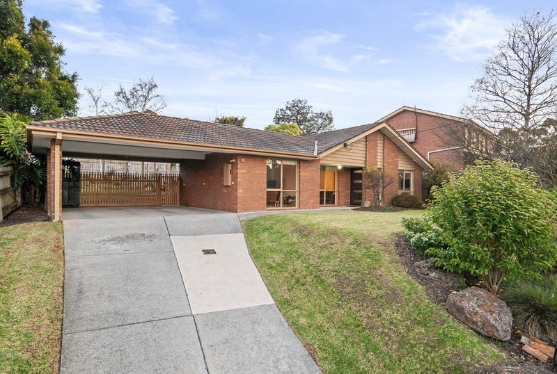 Photo - 35 Crossman Drive, Croydon Hills VIC 3136 - Image 8