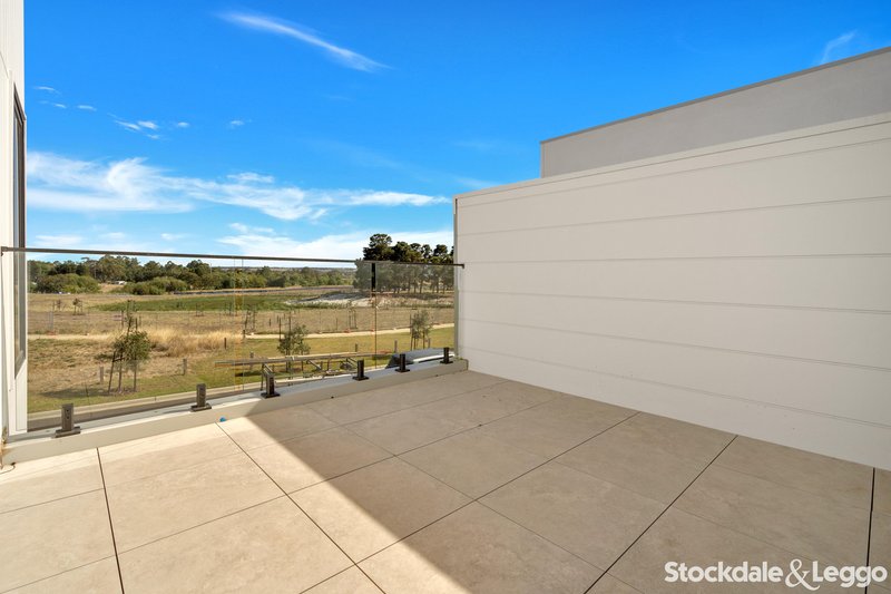 Photo - 35 Curbridge Drive, Donnybrook VIC 3064 - Image 9