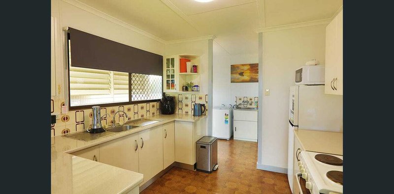 Photo - 35 Curlew Terrace, River Heads QLD 4655 - Image 4