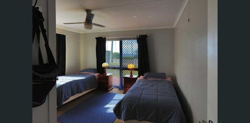 Photo - 35 Curlew Terrace, River Heads QLD 4655 - Image 5