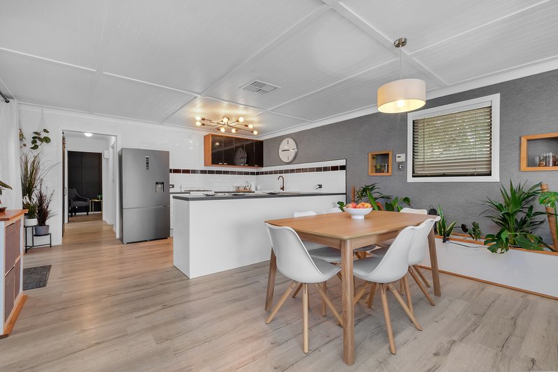 Photo - 35 Currawong Crescent, Craigmore SA 5114 - Image 3