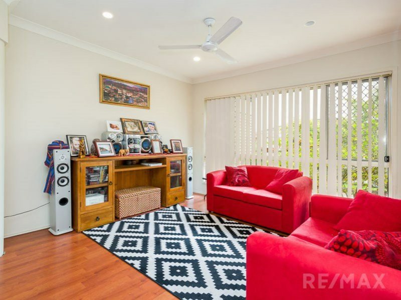 Photo - 35 Dartmouth Ct , Varsity Lakes QLD 4227 - Image 2