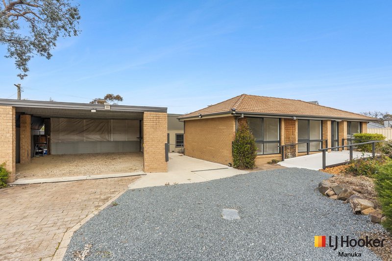 Photo - 35 Dash Crescent, Fadden ACT 2904 - Image 1