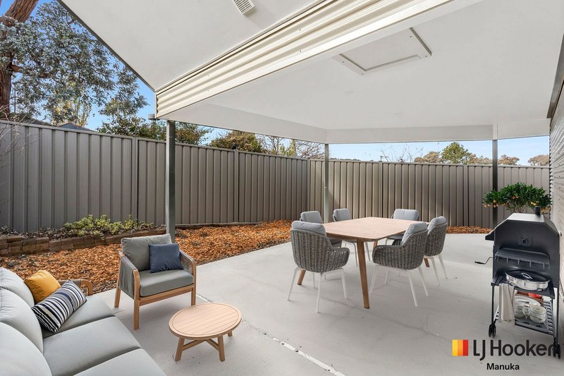 Photo - 35 Dash Crescent, Fadden ACT 2904 - Image 5