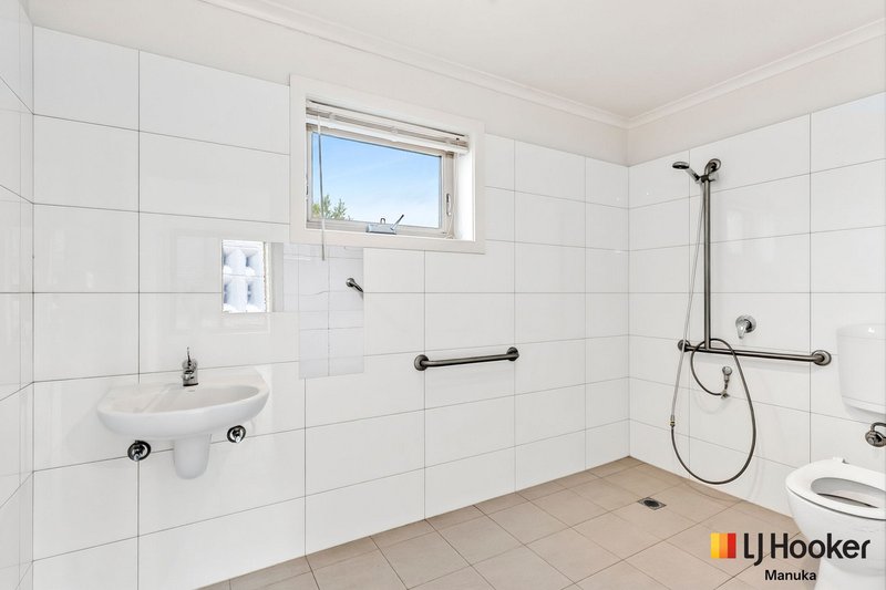 Photo - 35 Dash Crescent, Fadden ACT 2904 - Image 7