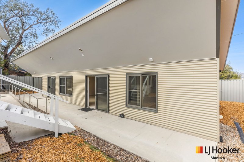 Photo - 35 Dash Crescent, Fadden ACT 2904 - Image 8