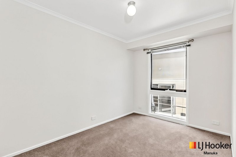 Photo - 35 Dash Crescent, Fadden ACT 2904 - Image 13