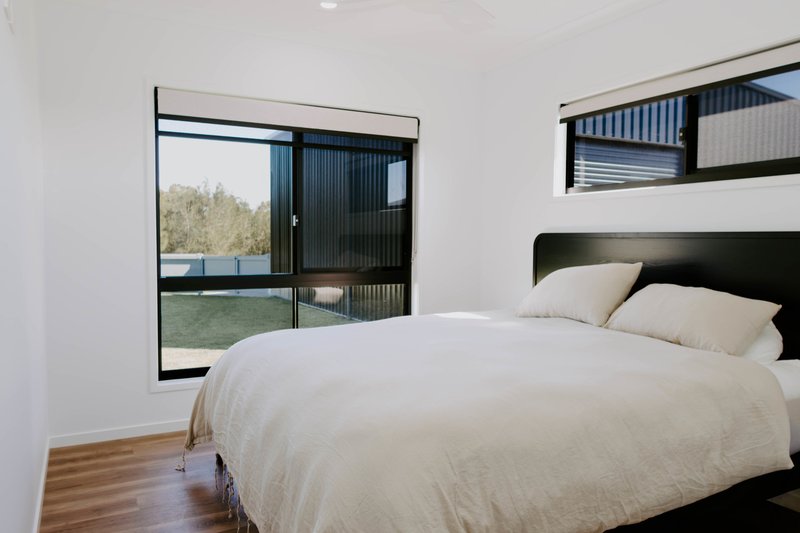Photo - 35 Deering Place, Innes Park QLD 4670 - Image 10