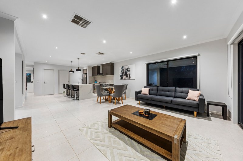 Photo - 35 Dodson Road, Officer VIC 3809 - Image 5