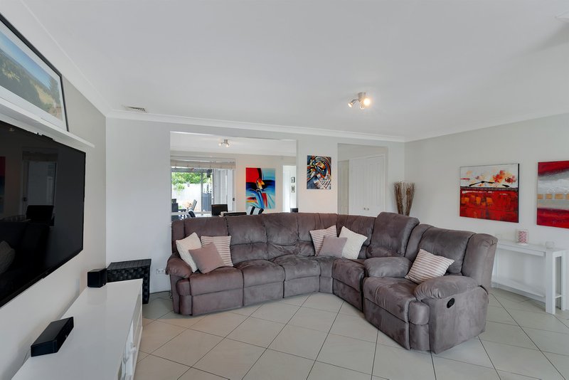 Photo - 35 Drysdale Crescent, Plumpton NSW 2761 - Image 2