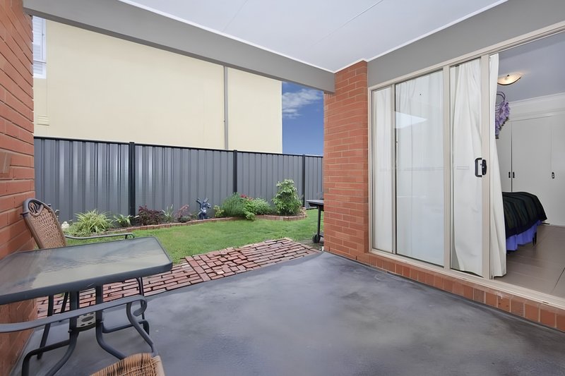 Photo - 35 Drysdale Crescent, Point Cook VIC 3030 - Image 6
