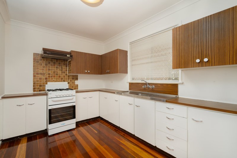 Photo - 35 Dulcie Street, Raceview QLD 4305 - Image 6