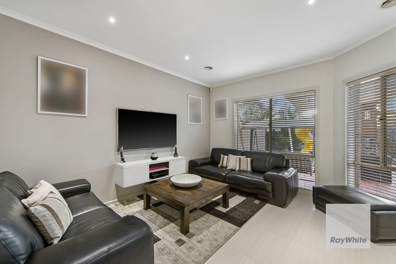 Photo - 35 Durack Circuit, Taylors Hill VIC 3037 - Image 2