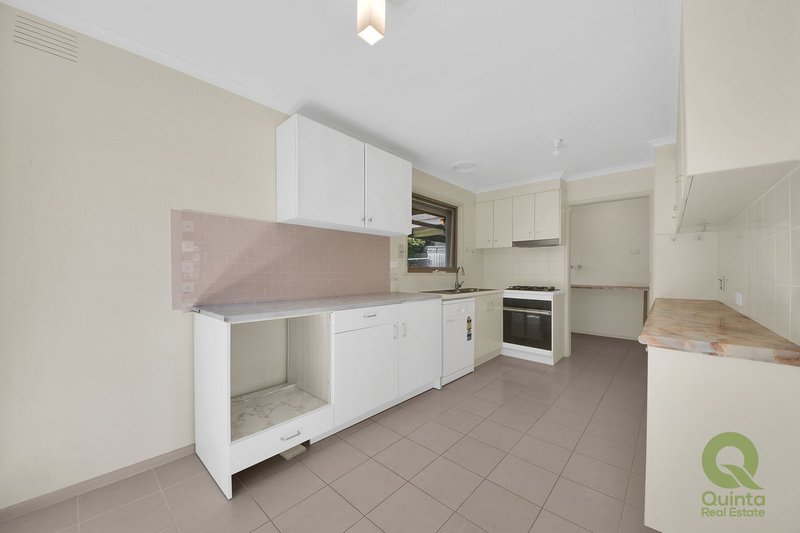 Photo - 35 Eagle Drive, Noble Park North VIC 3174 - Image 4