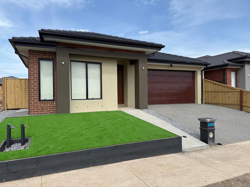 Photo - 35 Ebb Drive, Tarneit VIC 3029 - Image 2