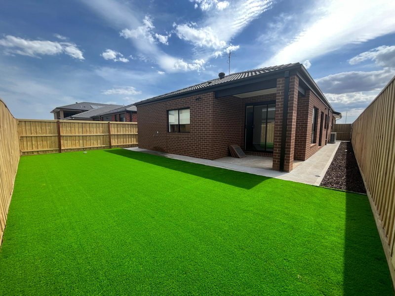 Photo - 35 Ebb Drive, Tarneit VIC 3029 - Image 20