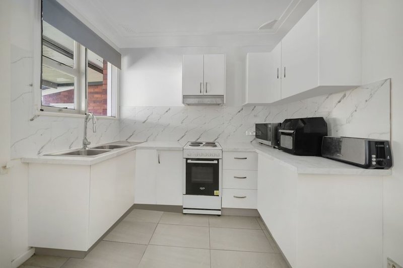 Photo - 35 Edensor Road, Cabramatta West NSW 2166 - Image 3