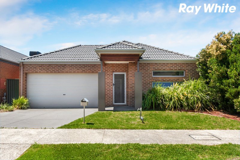 Photo - 35 Edgeware Close, Pakenham VIC 3810 - Image 2