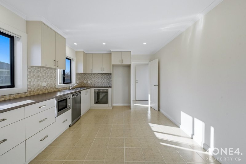 Photo - 35 Edinburgh Crescent, Goodwood TAS 7010 - Image 6