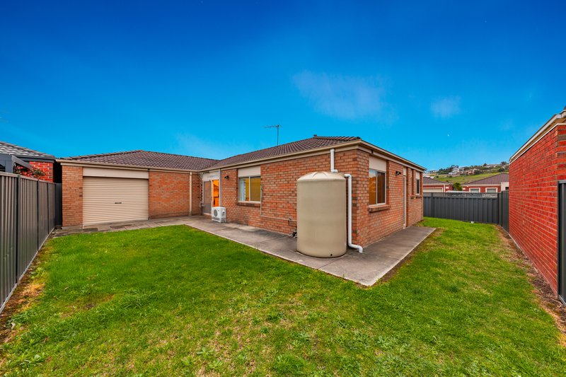 Photo - 35 Elderberry Way, Pakenham VIC 3810 - Image 18