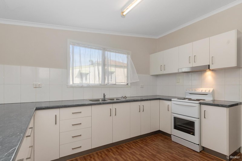 Photo - 35 Eleventh Avenue, Railway Estate QLD 4810 - Image 2