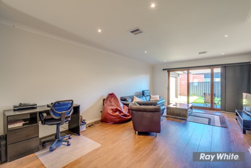 Photo - 35 Elmhurst Road, Truganina VIC 3029 - Image 6