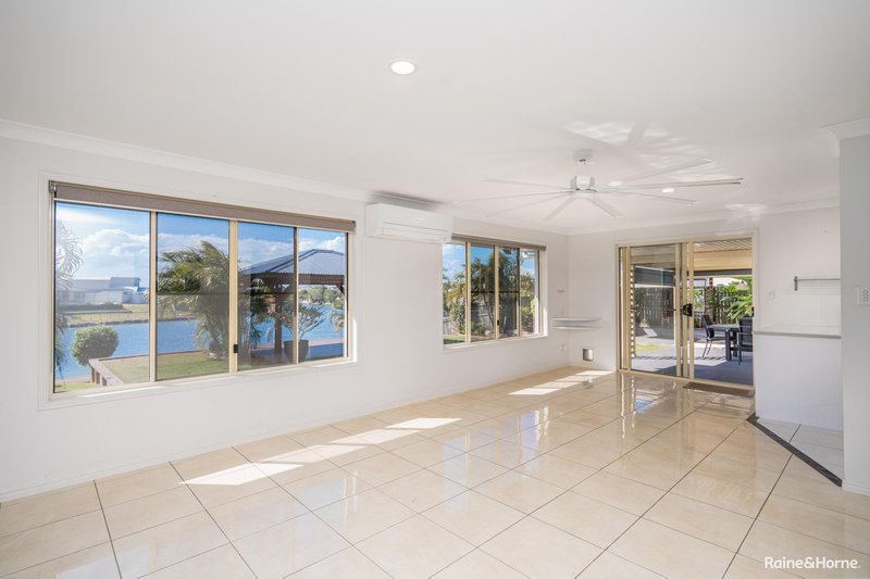 Photo - 35 Endeavour Way, Eli Waters QLD 4655 - Image 6