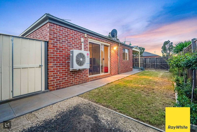 Photo - 35 Evadene Drive, Tarneit VIC 3029 - Image 20