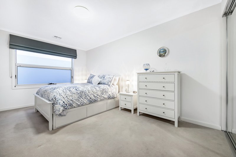 Photo - 35 Excelsior Circuit, Mulgrave VIC 3170 - Image 9