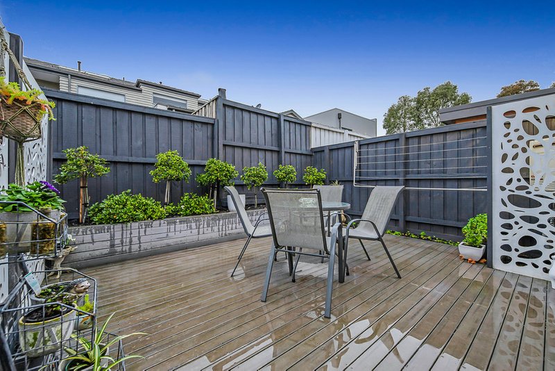 Photo - 35 Excelsior Circuit, Mulgrave VIC 3170 - Image 14