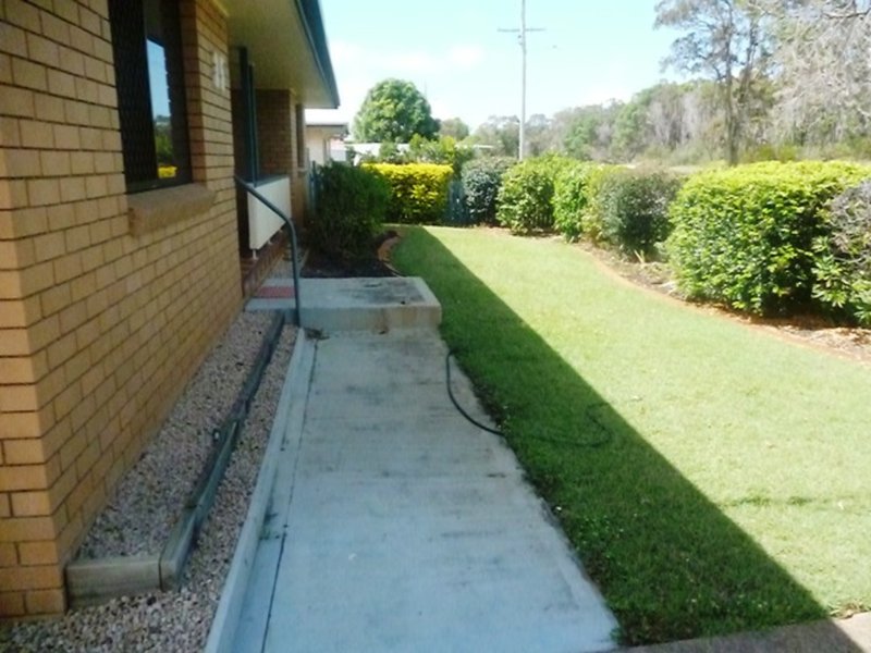 Photo - 35 Fairway Avenue, Woorim QLD 4507 - Image 8