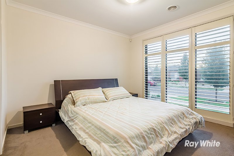 Photo - 35 Falabela Road, Clyde North VIC 3978 - Image 11