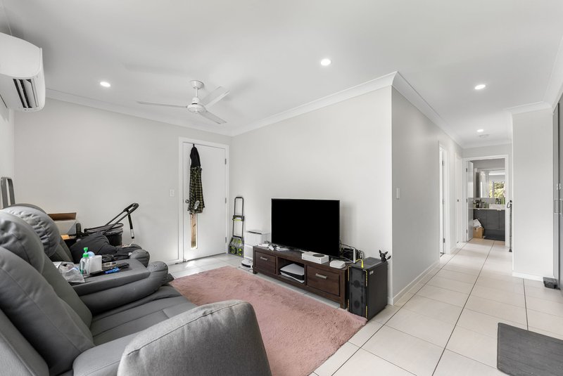 Photo - 35 Farmer Place, Park Ridge QLD 4125 - Image 2