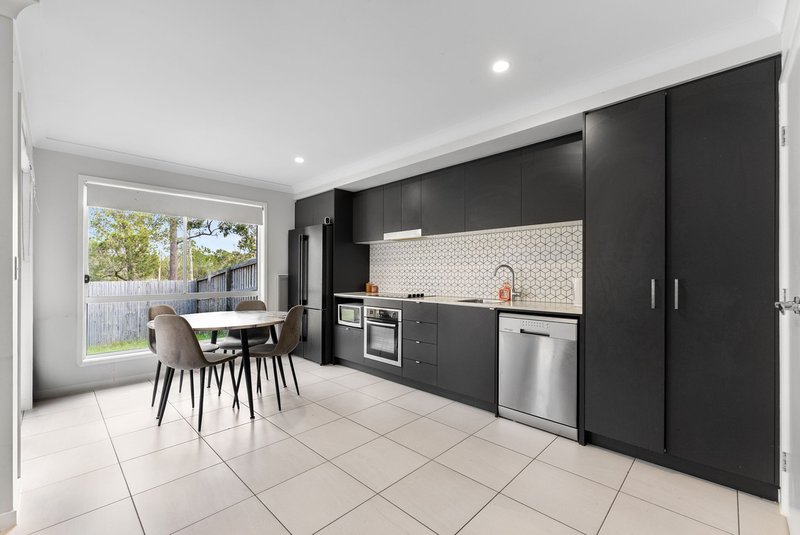 Photo - 35 Farmer Place, Park Ridge QLD 4125 - Image 4