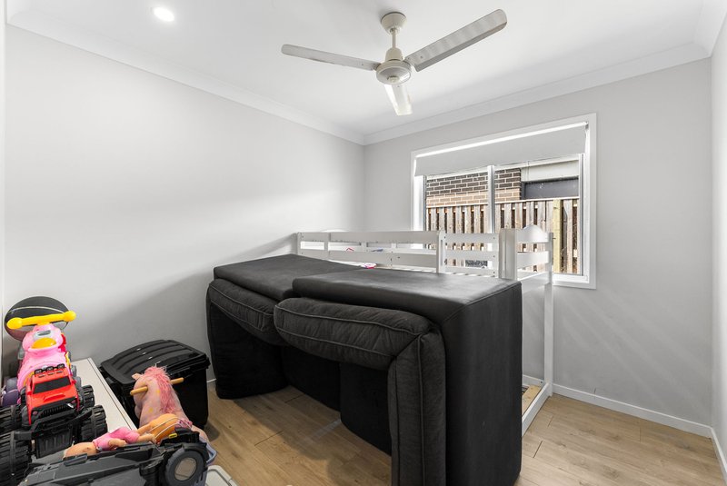 Photo - 35 Farmer Place, Park Ridge QLD 4125 - Image 8