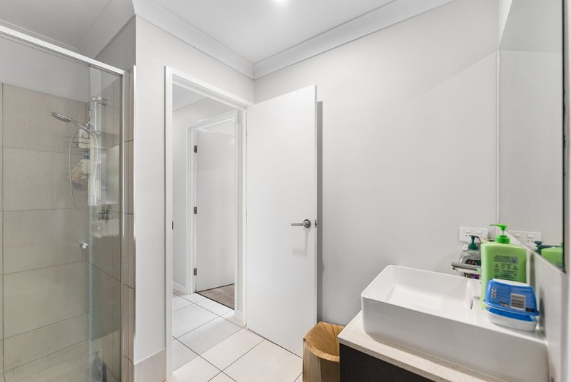 Photo - 35 Farmer Place, Park Ridge QLD 4125 - Image 13